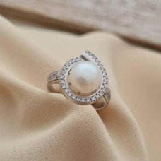Каблучка срібна з білою перлиною та білими фіанітами