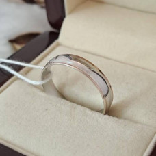 Smooth wedding ring with two gold plates on the edges