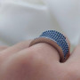 Перстень срібний жіночий широкий з синіми фіанітами