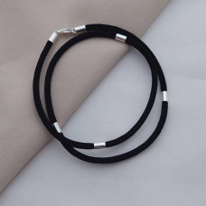 Шнурок чорний зі срібними вставками ювелірний тканинний на шию