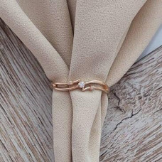 Каблучка золота фігурна з білими фіанітами різного розміру