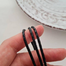 Шнурок джгут шкіряний чорний зі срібною застібкою