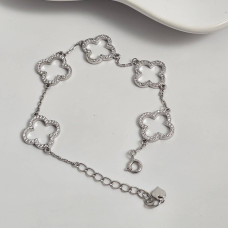 Браслет срібний клевер з білими круглими фіанітами