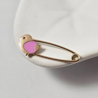 Шпилька брошка золота з пташкою та рожевою емаллю